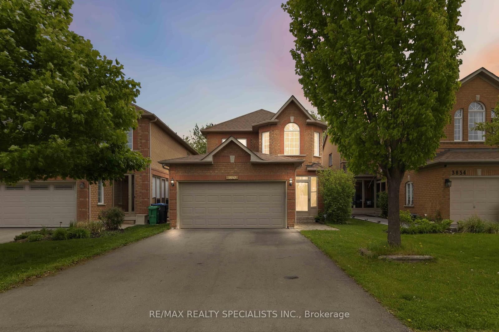 3850 Forest Bluff Crescent - Image 2