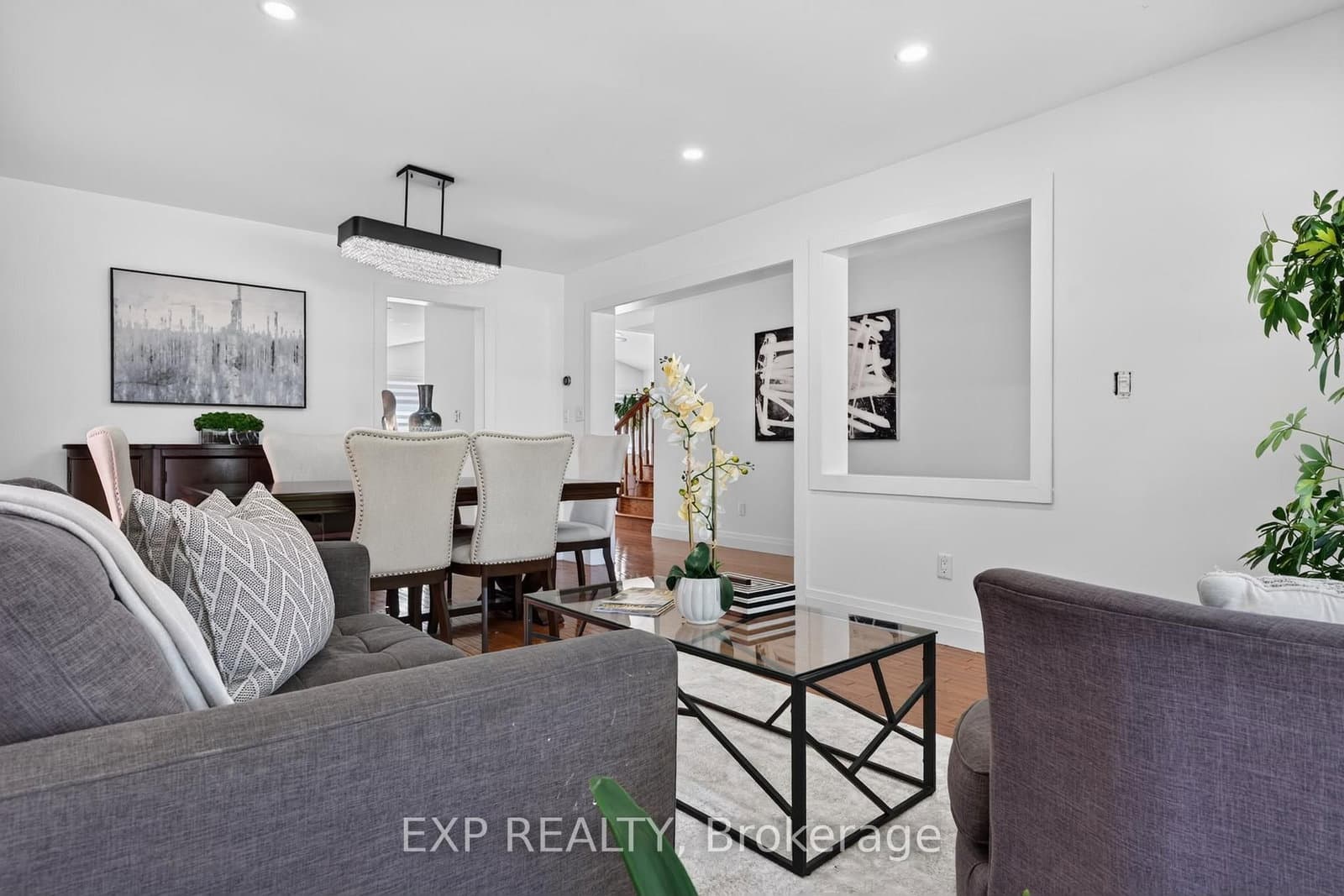 664 Dolby Crescent - Image 4