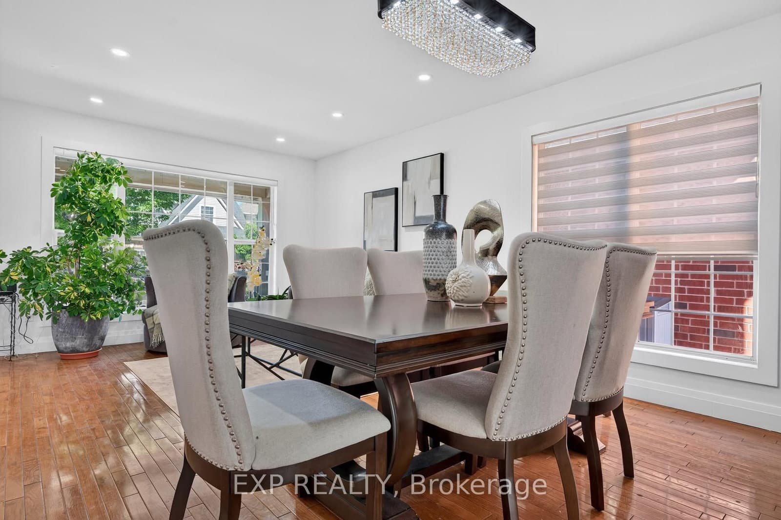 664 Dolby Crescent - Image 5