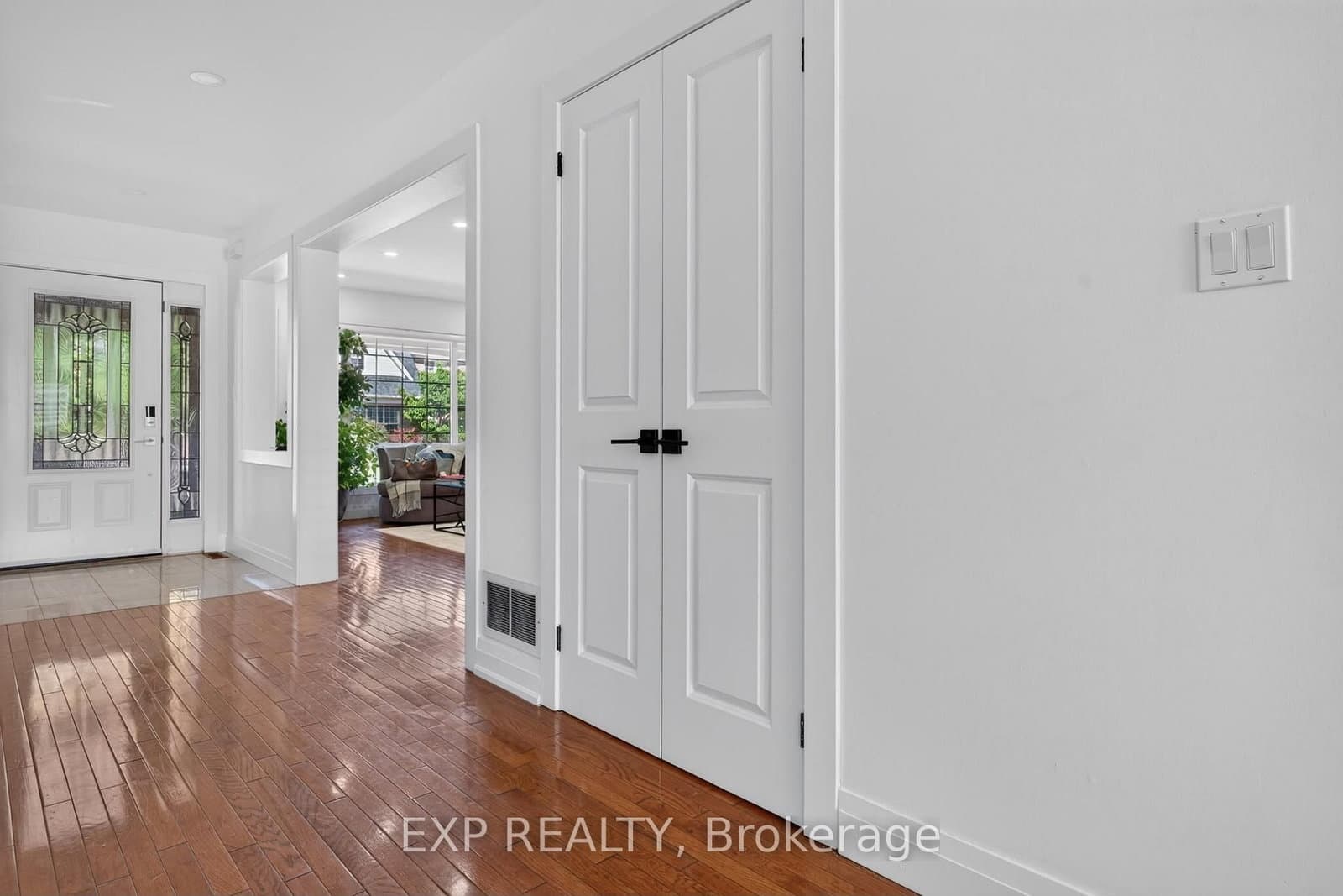 664 Dolby Crescent - Image 6