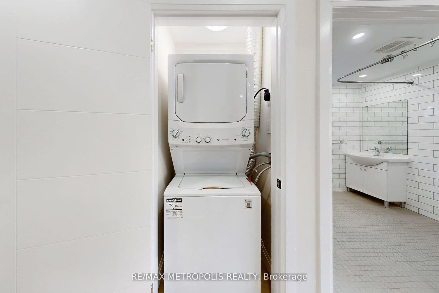 85 Primula Crescent, Unit Upper - Image 3