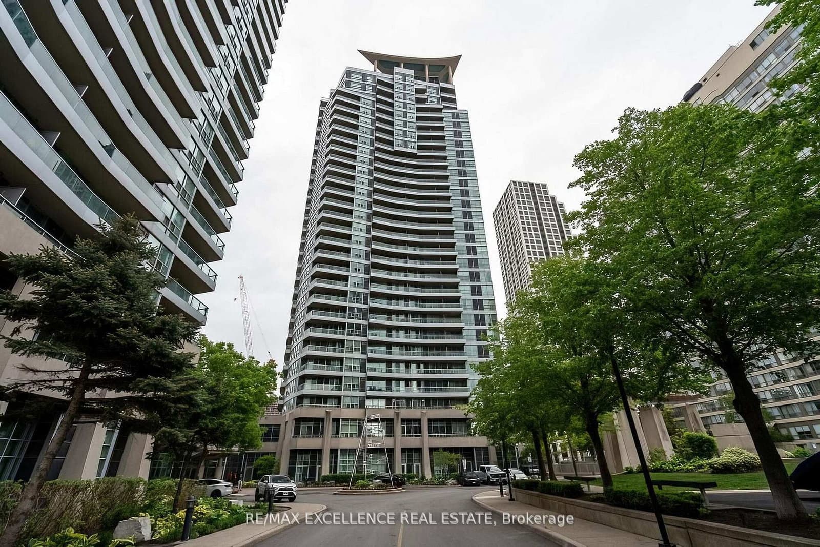 33 Elm Drive, Unit 2102 - Image 5