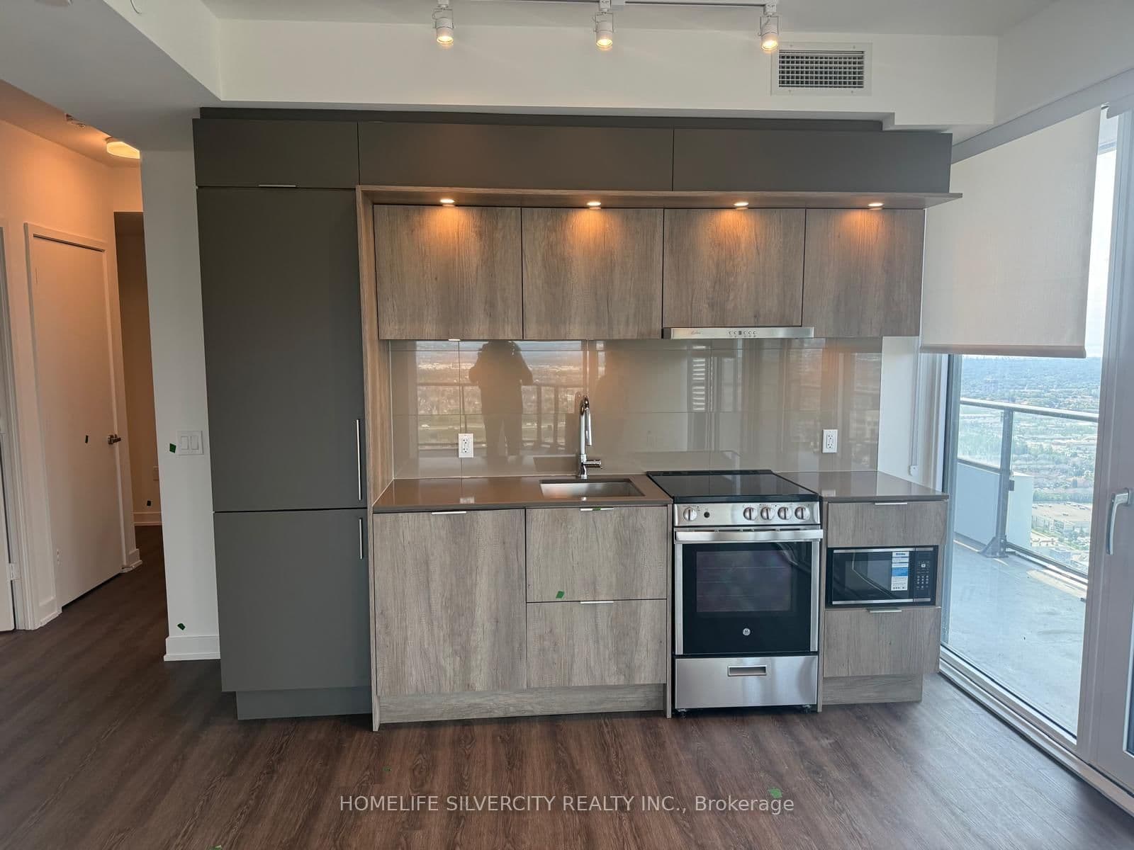 448 Burnhamthorpe Road, Unit 4402 - Image 3