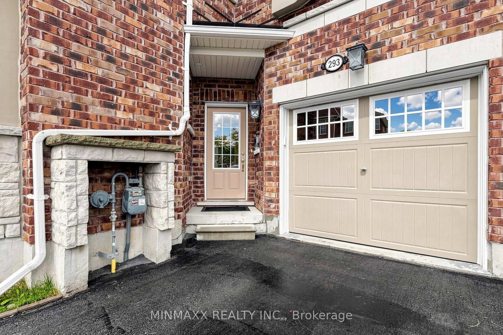 293 REIS Place - Image 3