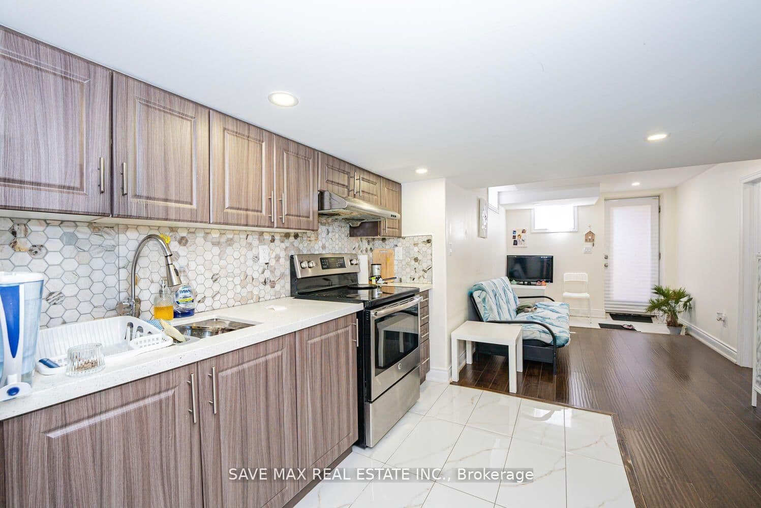 20 Desert Garden Drive, Unit Basement - Image 2