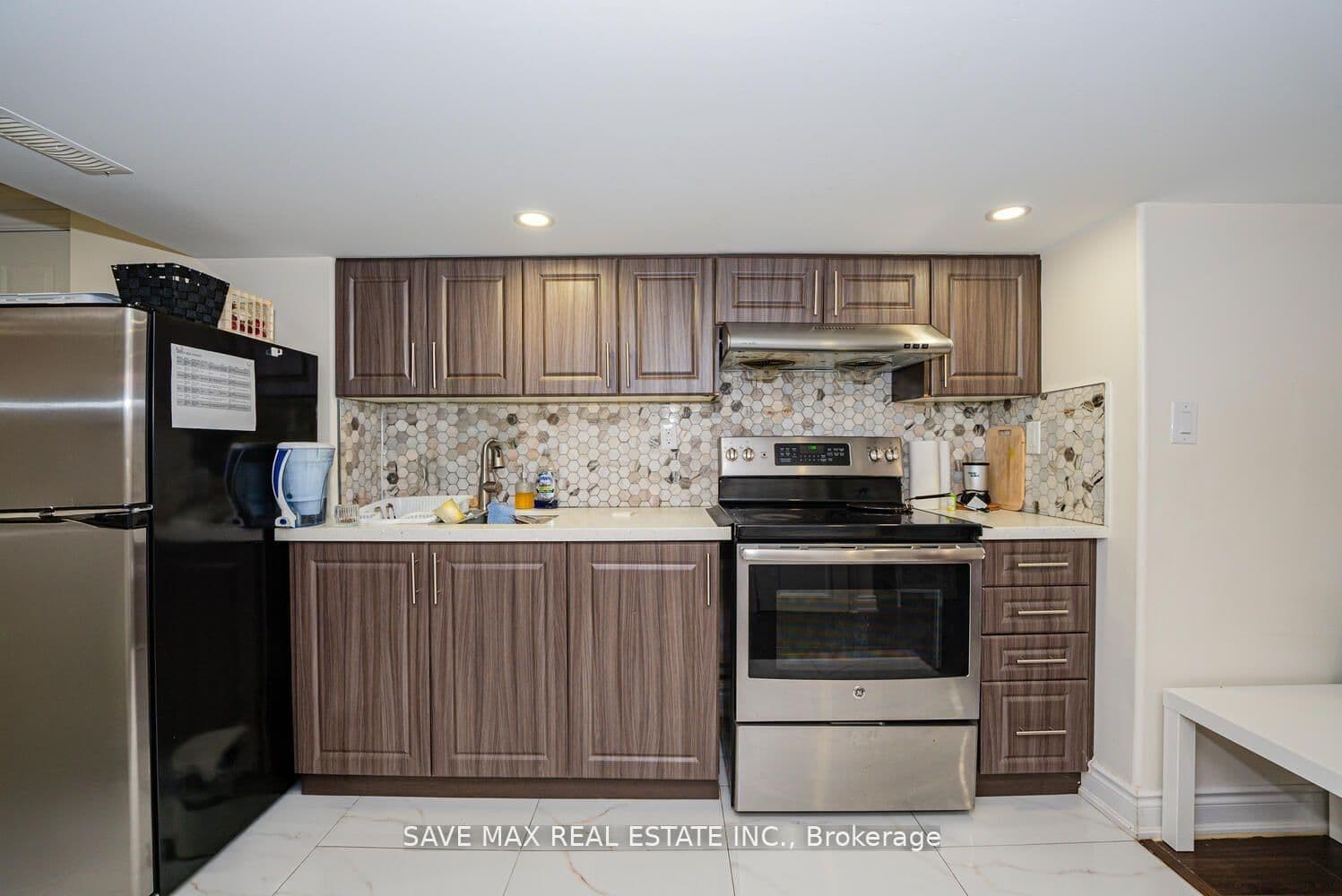 20 Desert Garden Drive, Unit Basement - Image 4