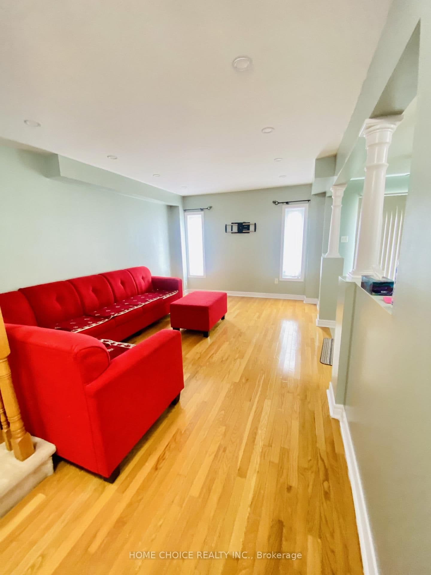 36 Earl Grey Crescent - Image 4