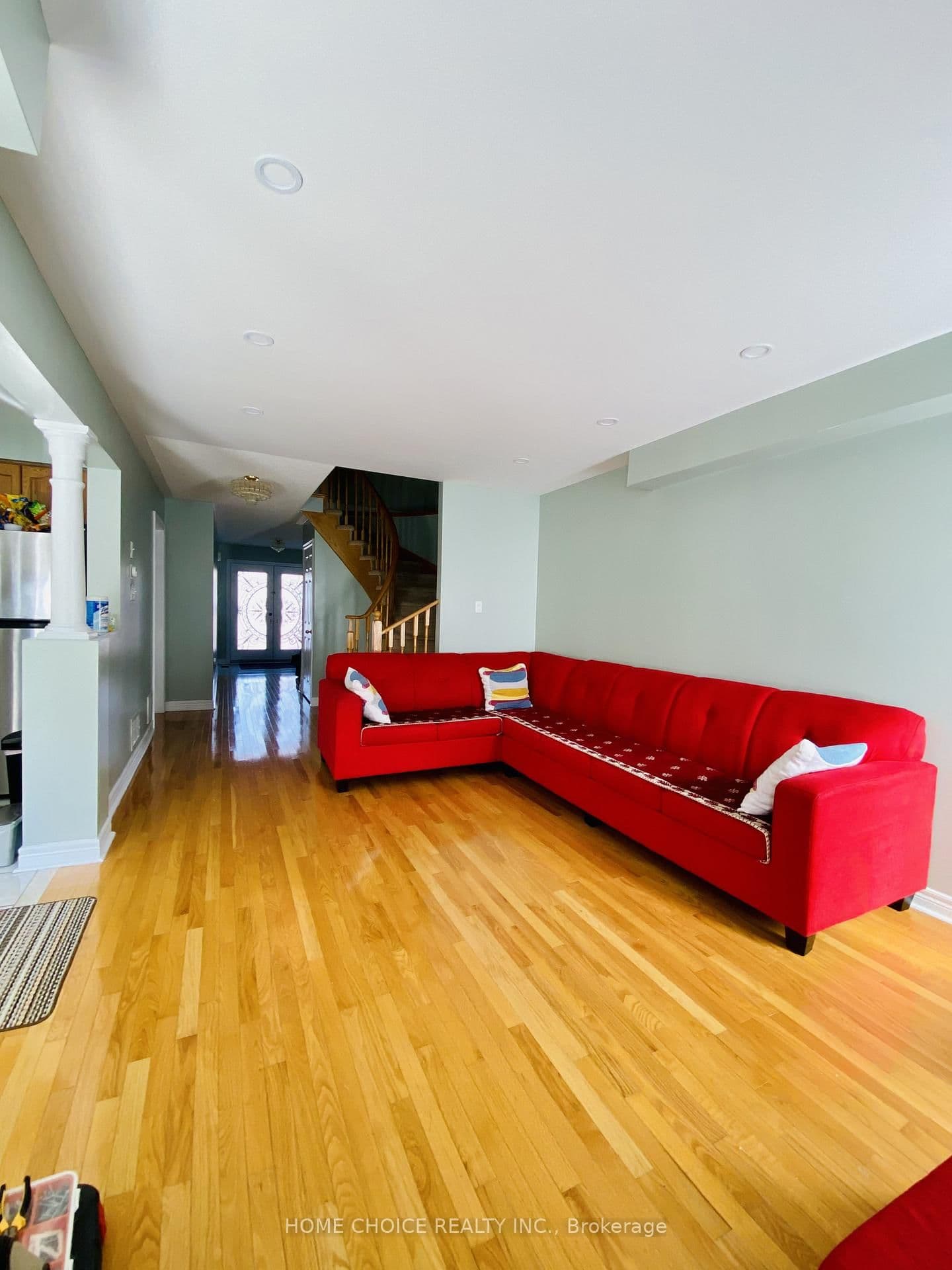 36 Earl Grey Crescent - Image 5