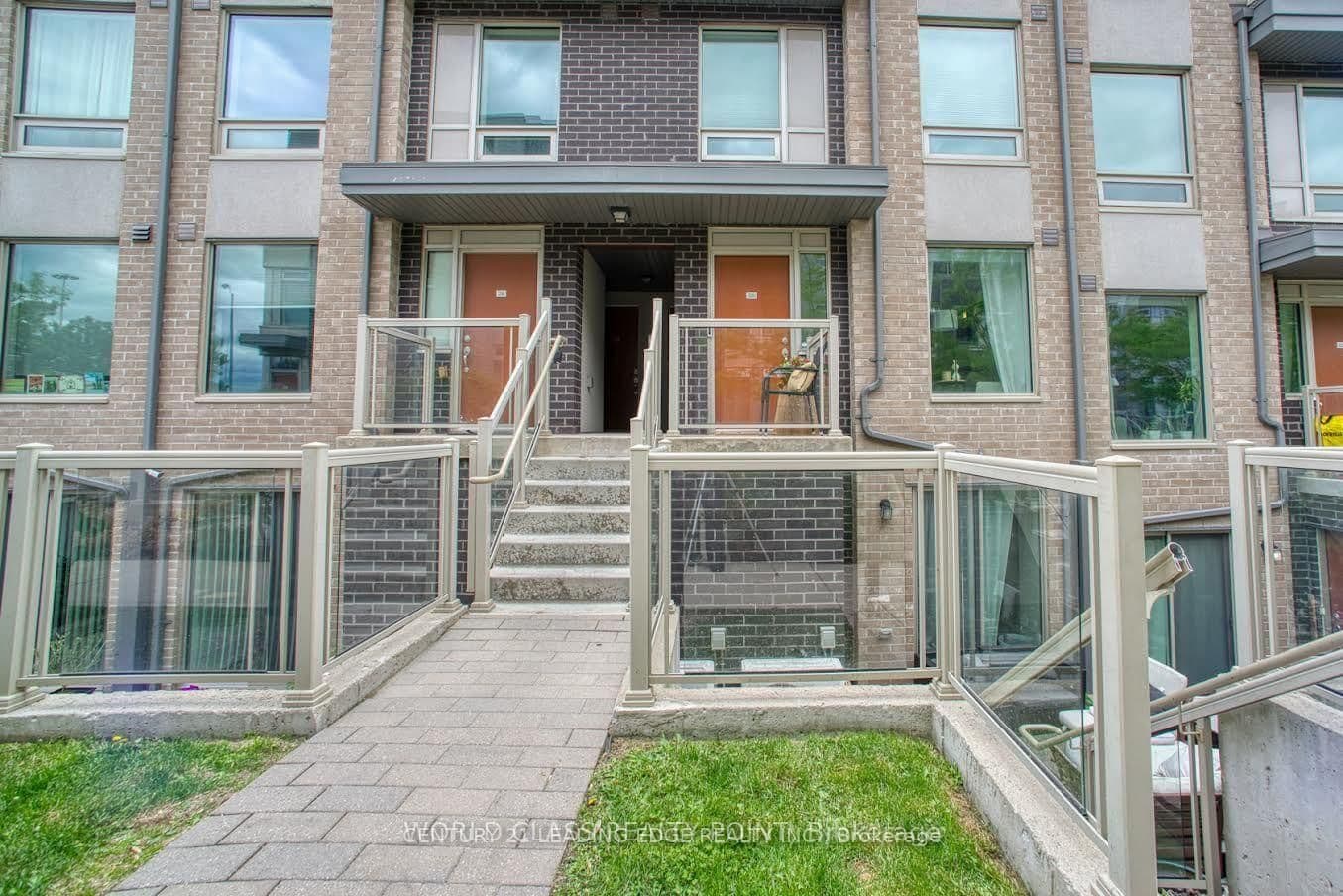 7 Applewood Lane E, Unit 221 - Image 1