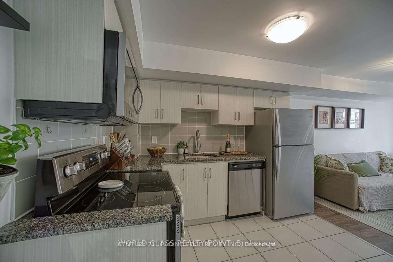 7 Applewood Lane E, Unit 221 - Image 4