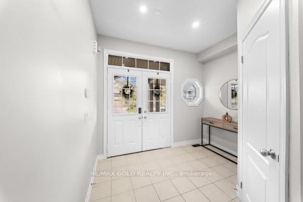 10 Rougebank Avenue - Image 6