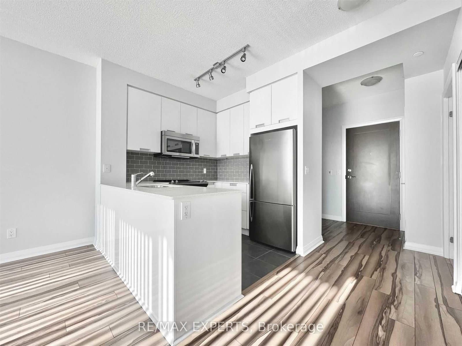 75 Eglinton Avenue W, Unit 1005 - Image 2