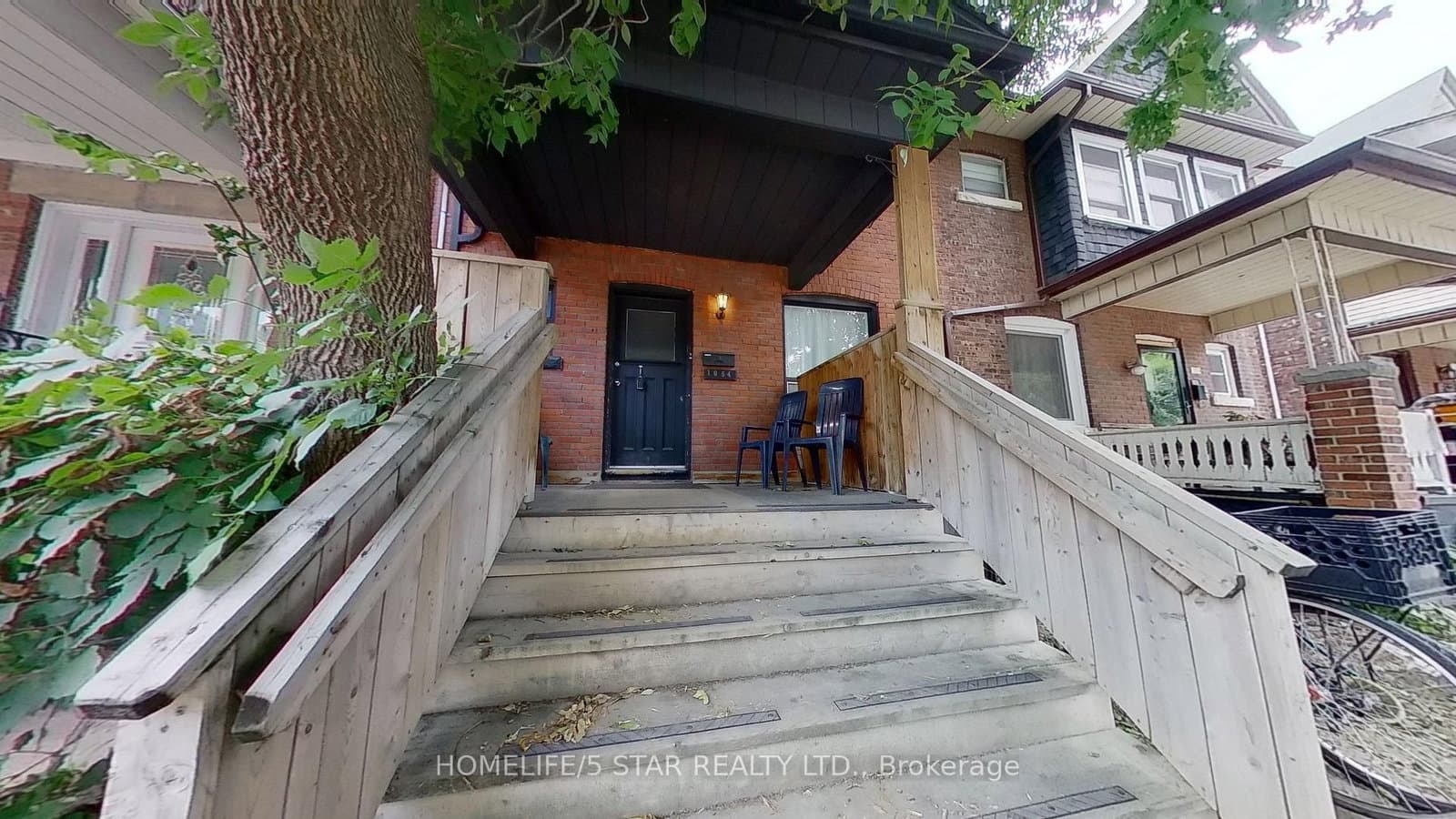 1054 Dovercourt Road, Unit Apt 1 - Image 1