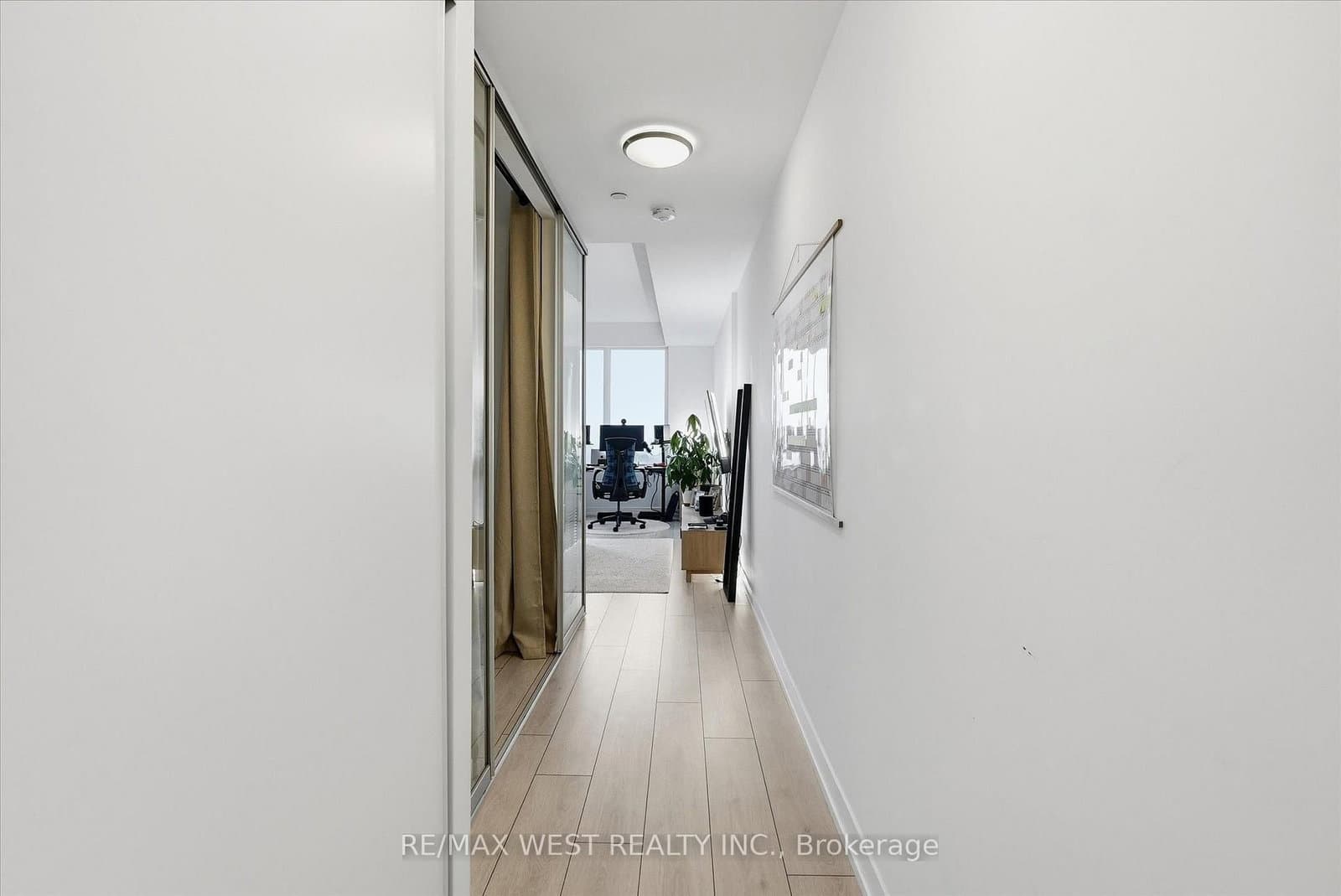 270 Dufferin Street, Unit 819 - Image 3