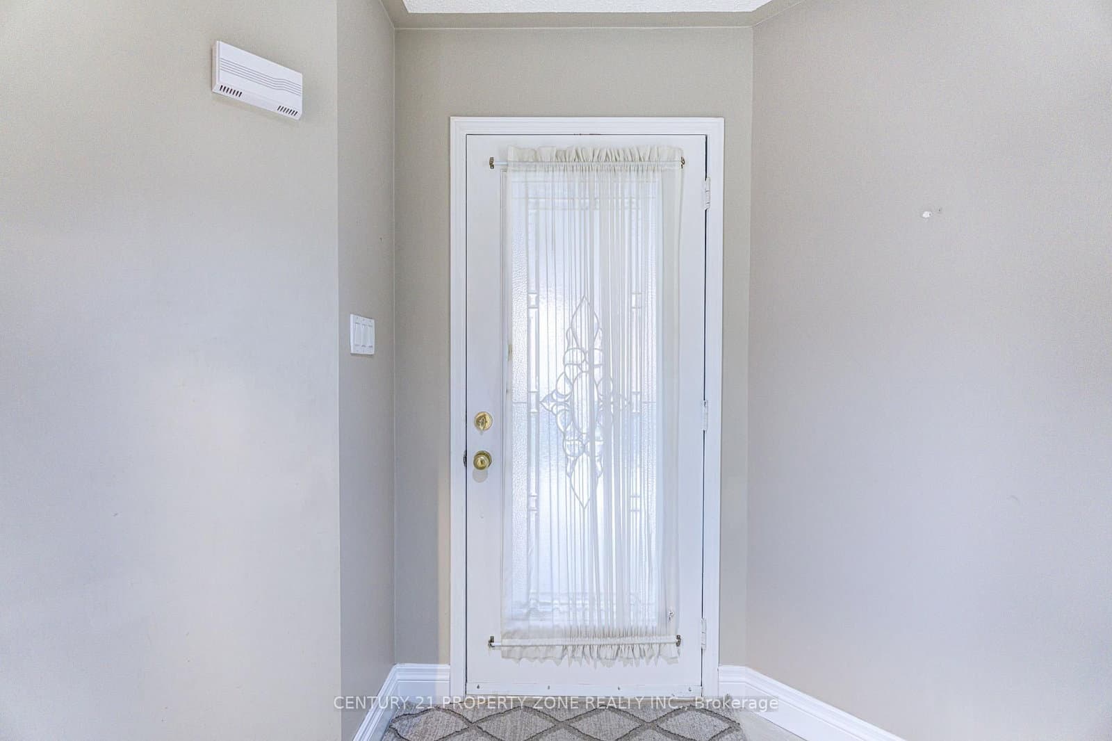 4 Compton Court - Image 3