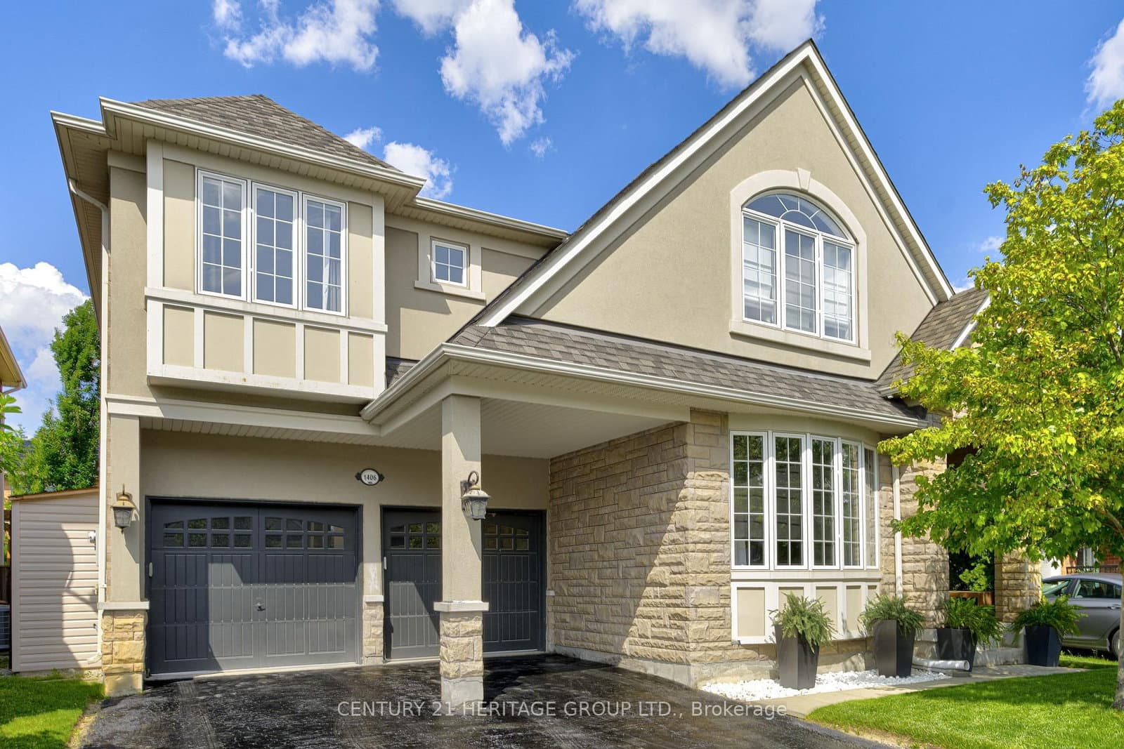 1406 Marshall Crescent - Image 1