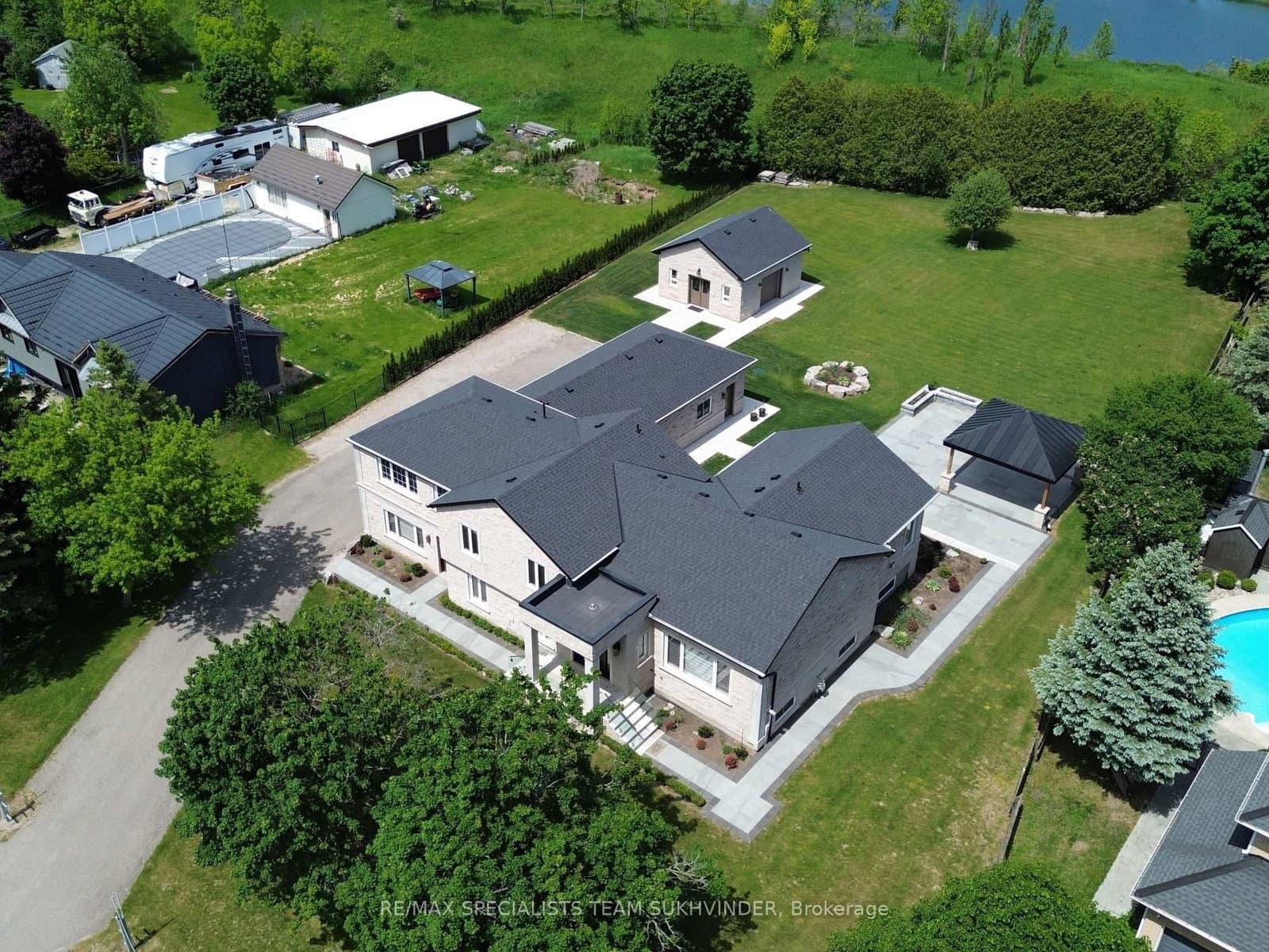 12463 Eighth Line - Image 2