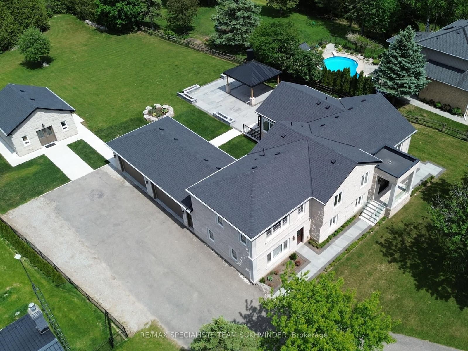 12463 Eighth Line - Image 4