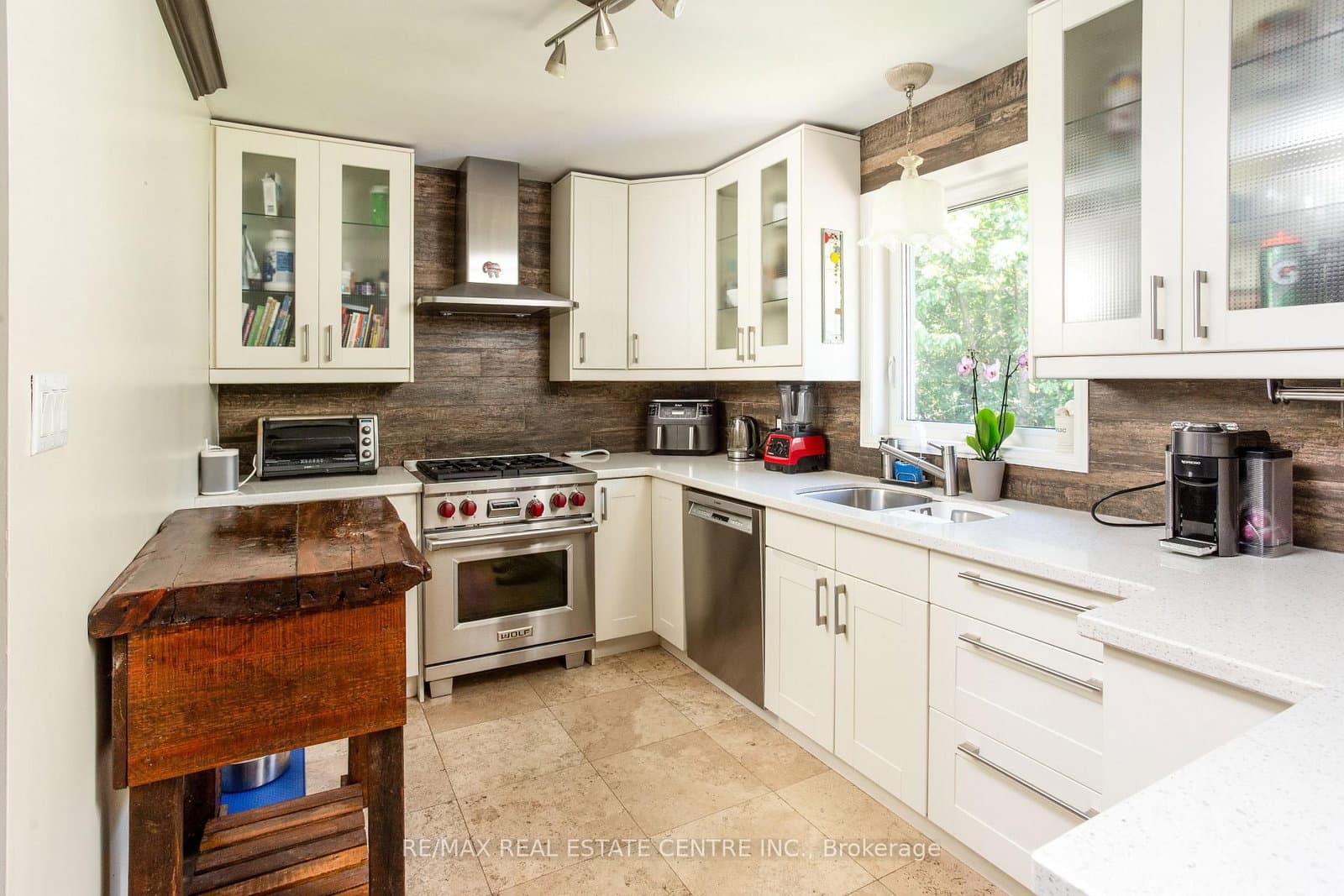 2450 Edenhurst Drive - Image 6