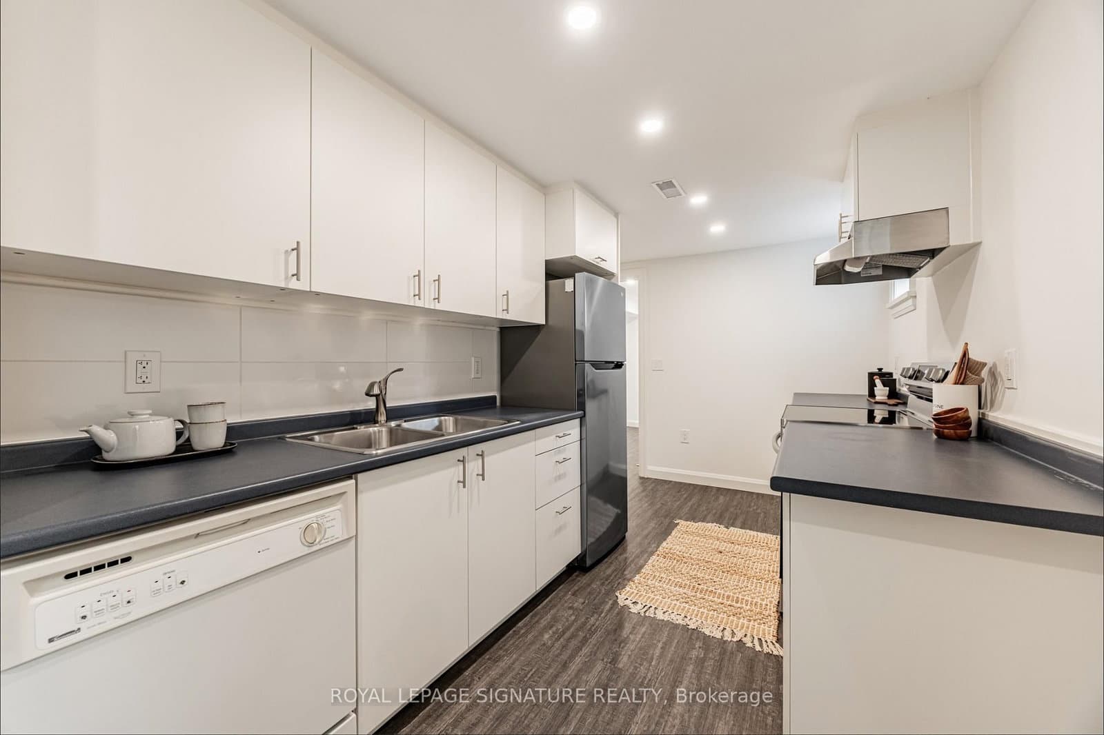 54 Pasadena Gardens, Unit B - Image 5