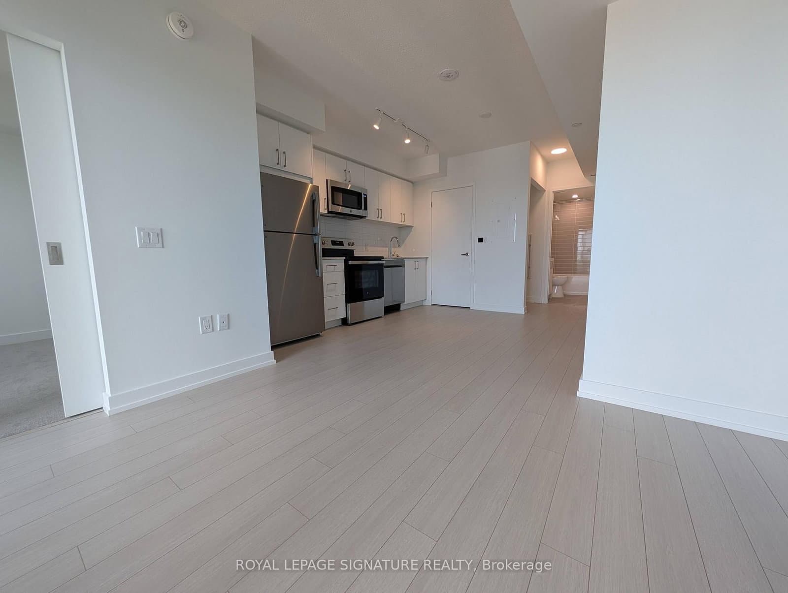 4010 Eglinton Avenue, Unit 1320 - Image 4