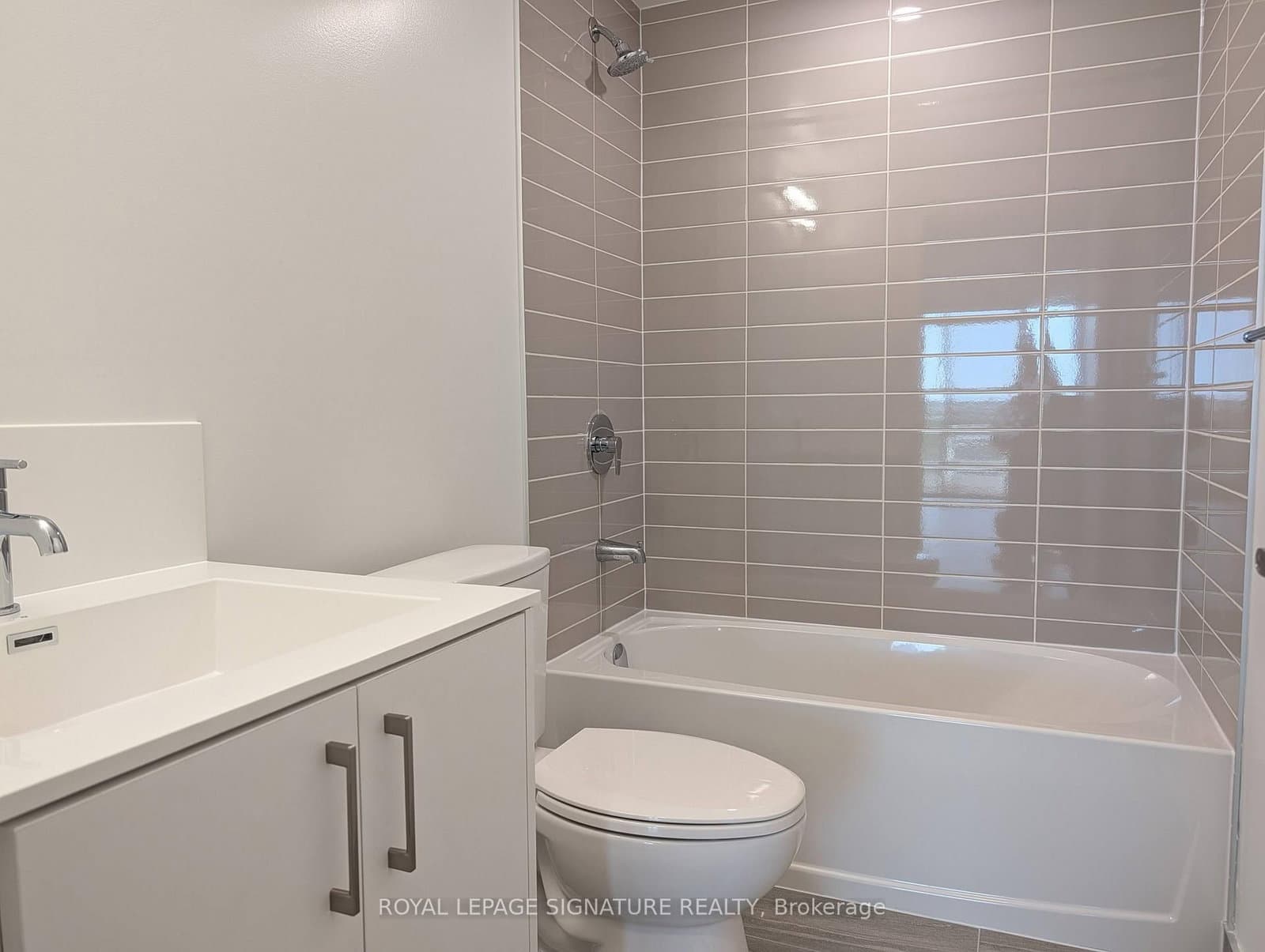 4010 Eglinton Avenue, Unit 1320 - Image 6