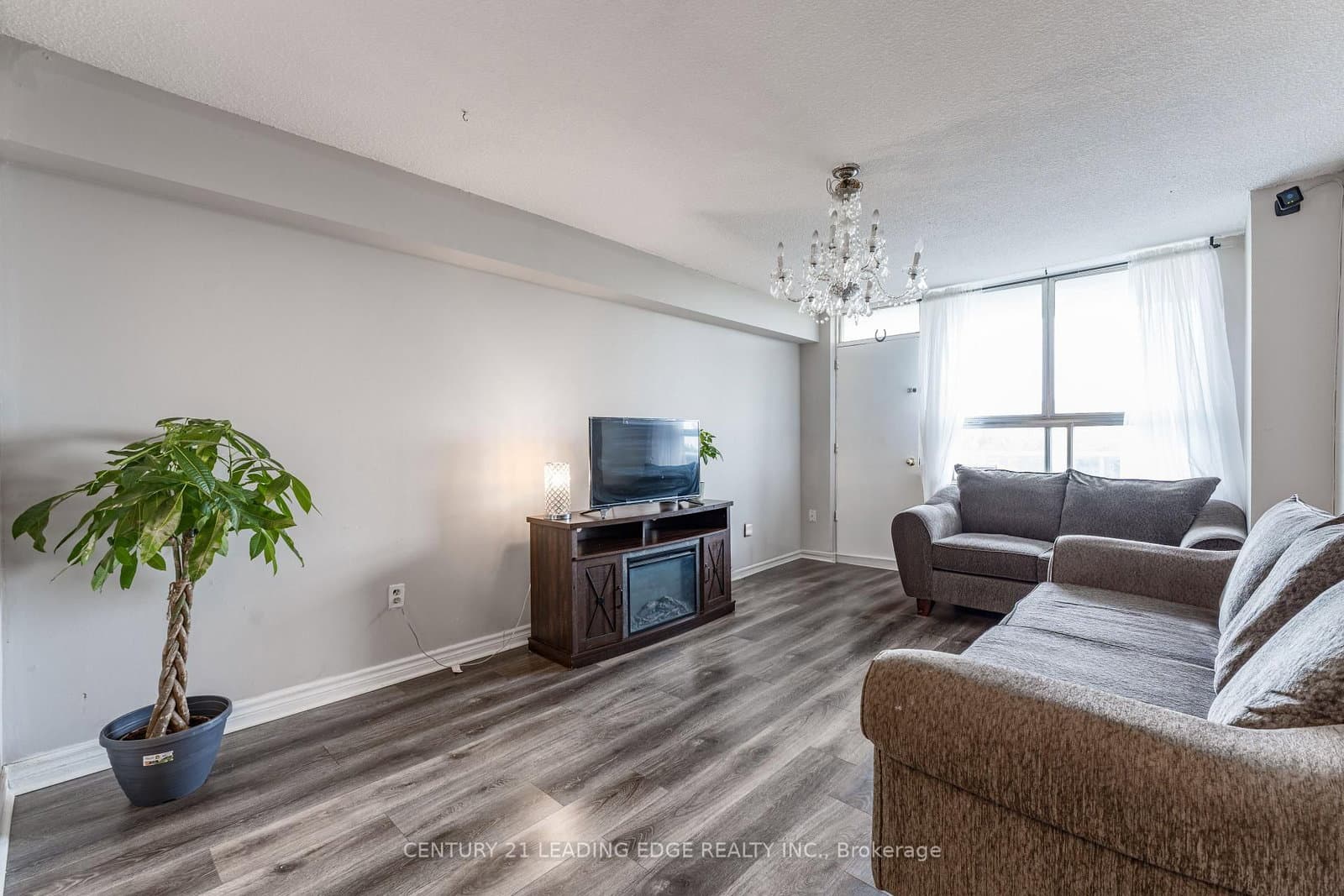 940 Caledonia Road, Unit 611 - Image 4