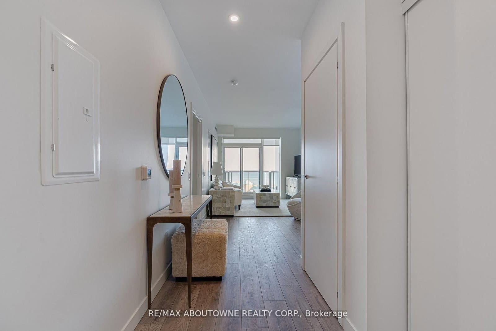 133 BRONTE Road, Unit B0811 - Image 2
