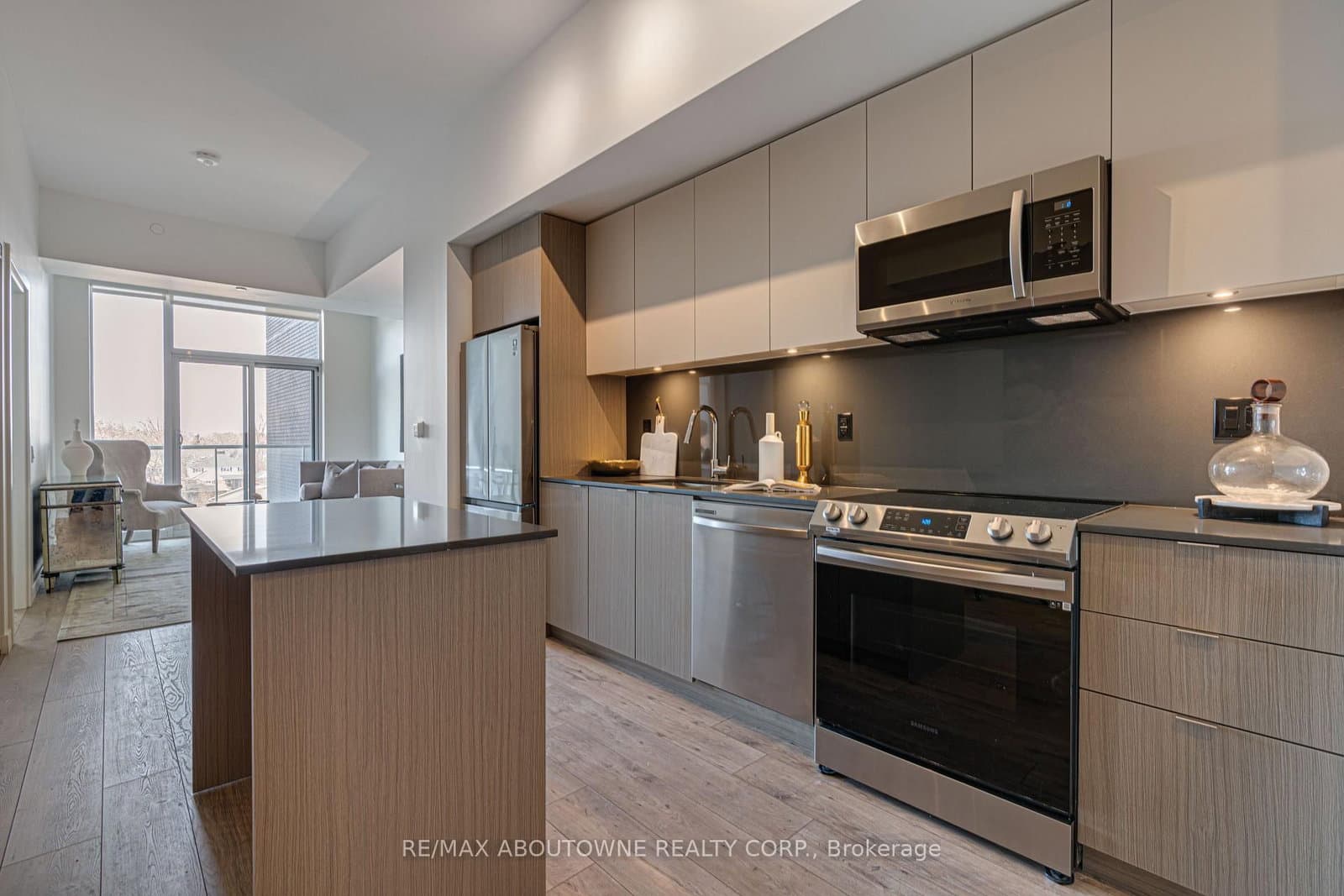 133 BRONTE Road, Unit B0811 - Image 4