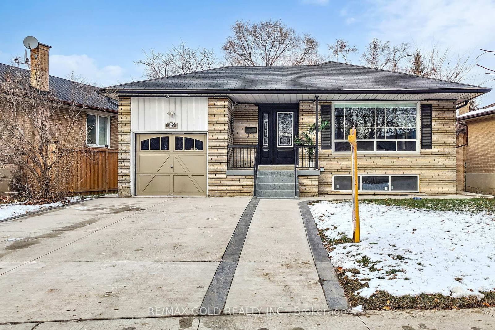 189 Kingsview Boulevard - Image 1