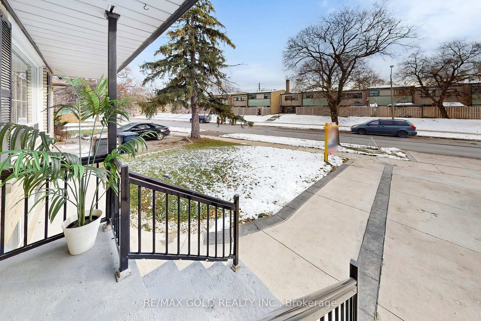 189 Kingsview Boulevard - Image 2