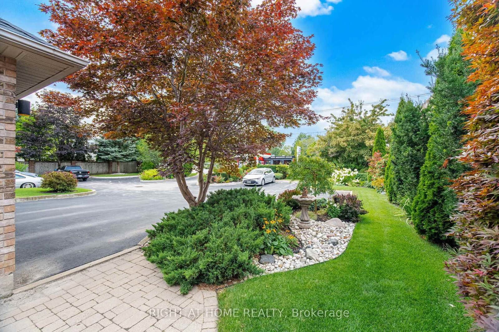 3064 Lakeshore Road W - Image 2