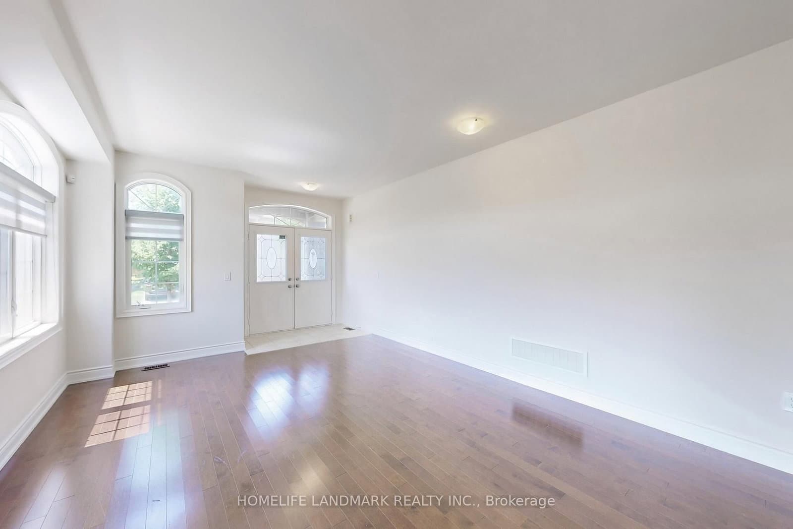 1533 Devine Point - Image 3