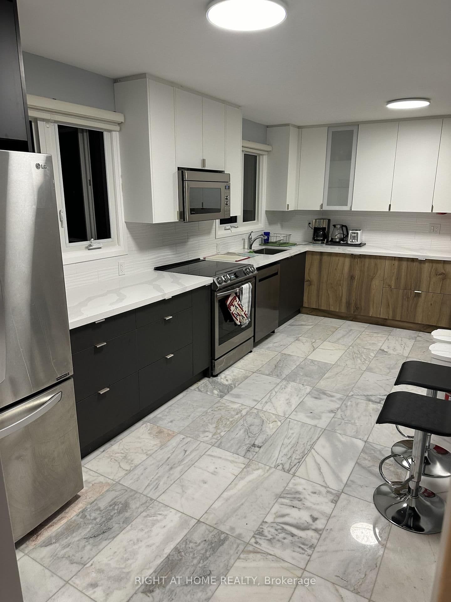 4076 Woodington Drive - Image 3