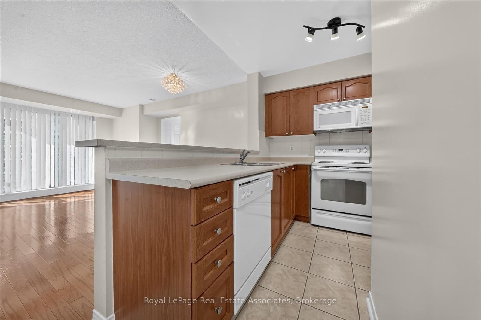 7 Michael Power Place, Unit 908 - Image 2