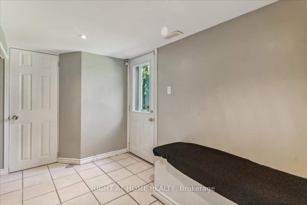 1252 Waterdown Road, Unit Lower - Image 2