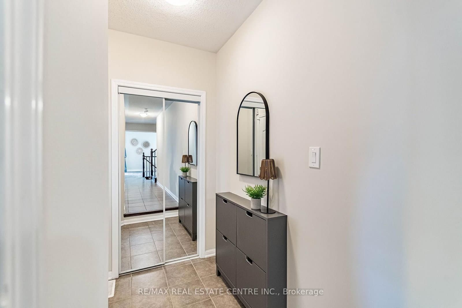 1020 Stemman Place - Image 6