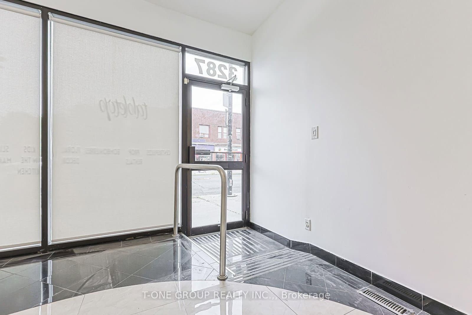 3287 Dundas Street W - Image 4