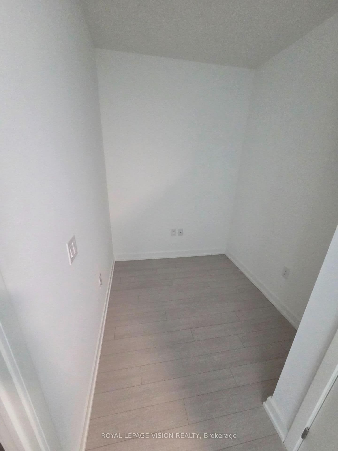 4010 Eglinton Avenue W, Unit 1716 - Image 4