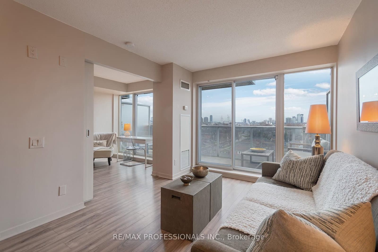 #704 - 1040 The Queensway