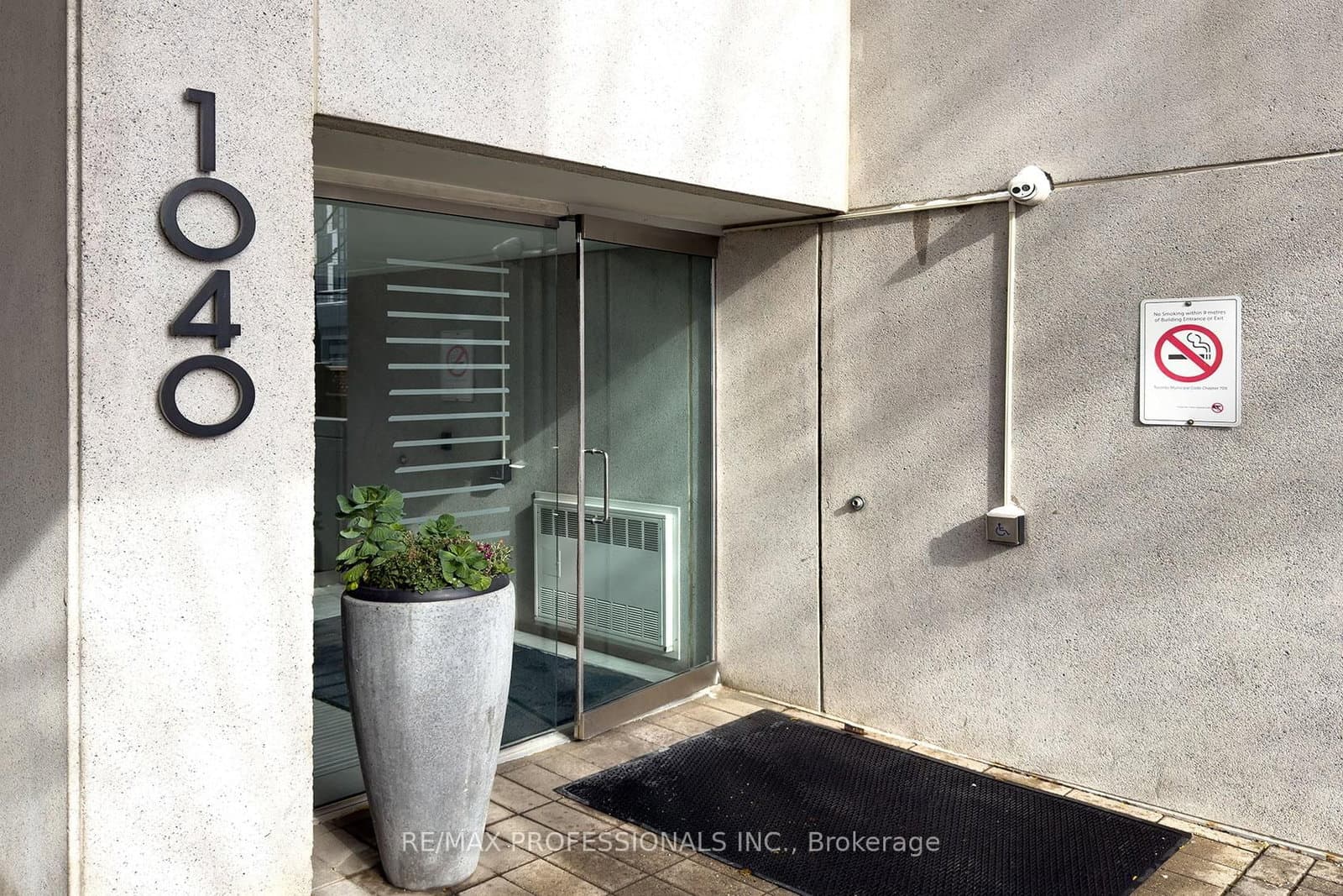 1040 The Queensway, Unit 704 - Image 4
