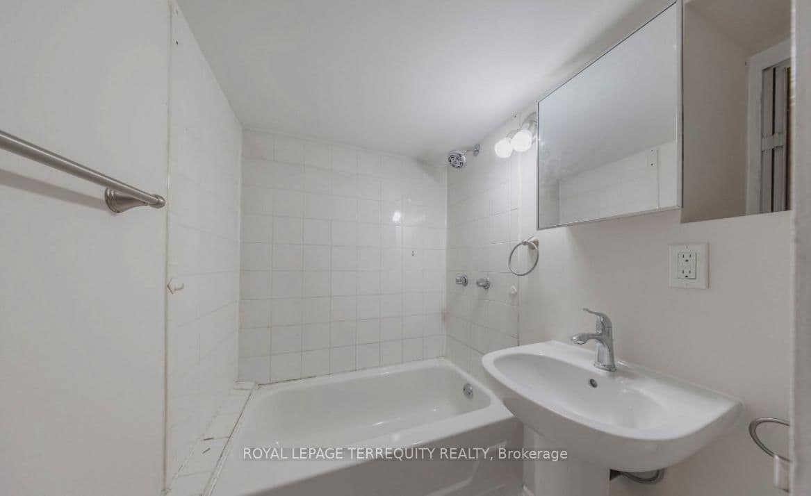 185 Laughton Avenue, Unit Bsmt - Image 4