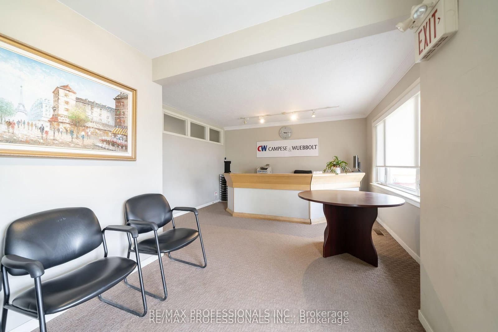 586 Browns Line - Image 4