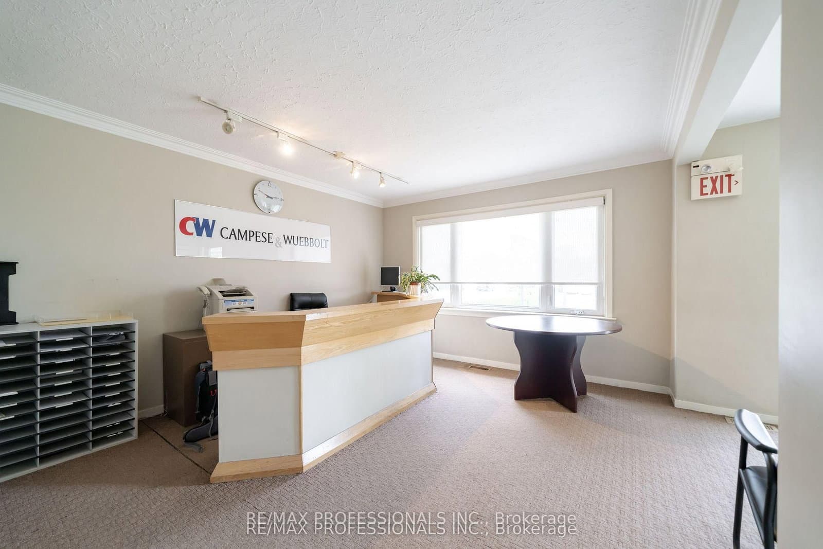 586 Browns Line - Image 5