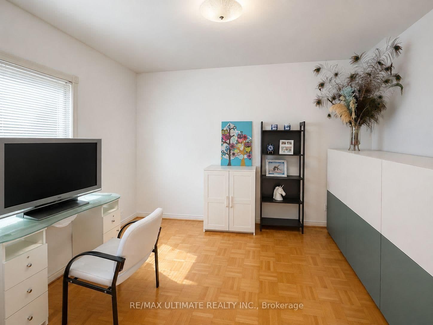 1440 DUFFERIN Street - Image 2