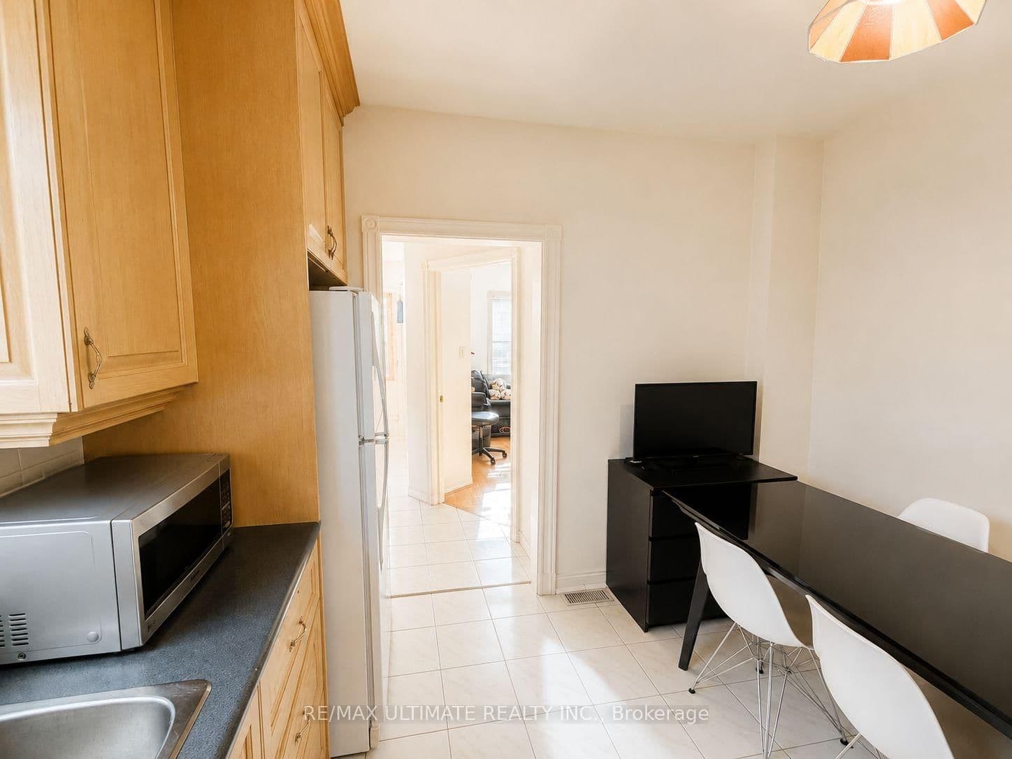 1440 DUFFERIN Street - Image 3