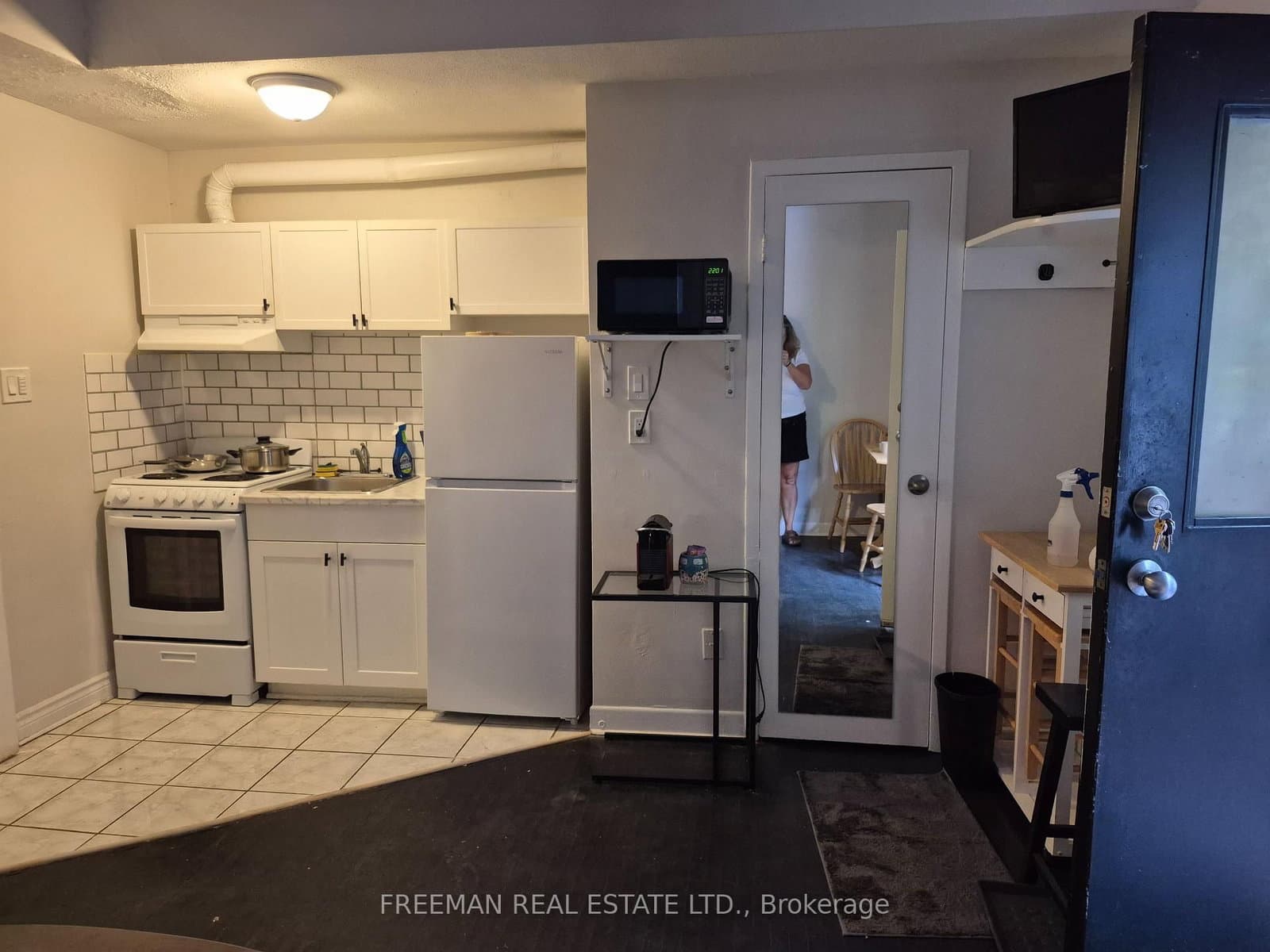 158 Dowling Avenue, Unit 204 - Image 4