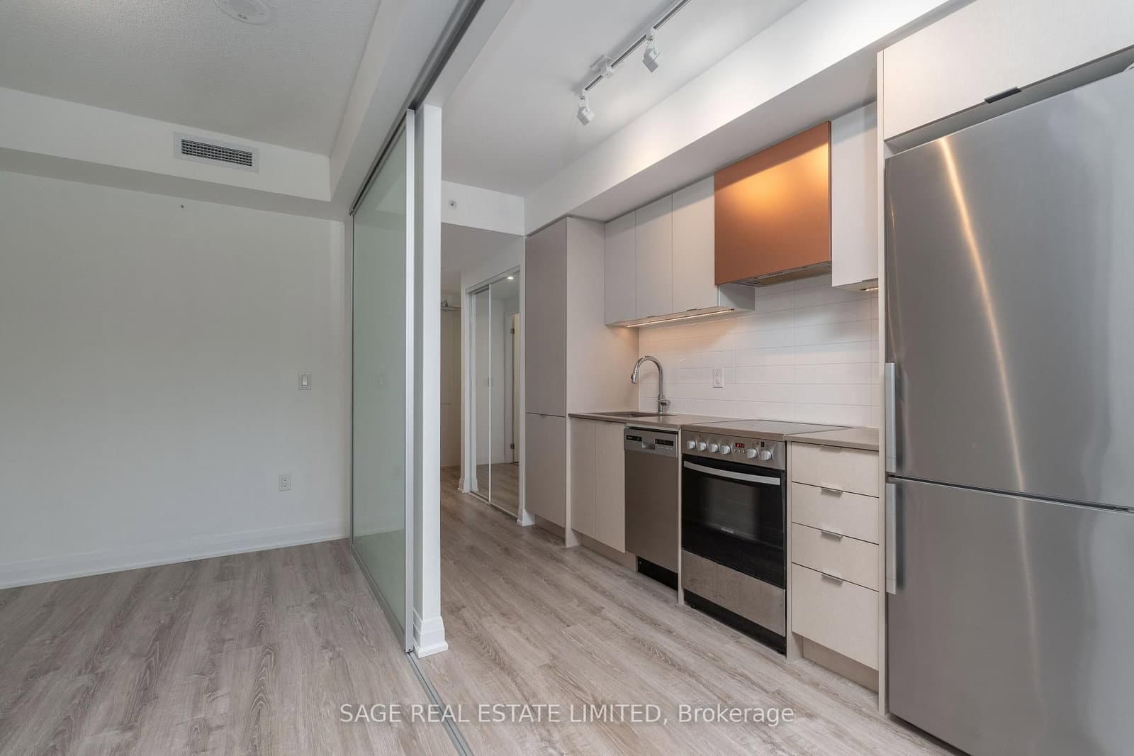 10 Gibbs Road, Unit 625 - Image 4