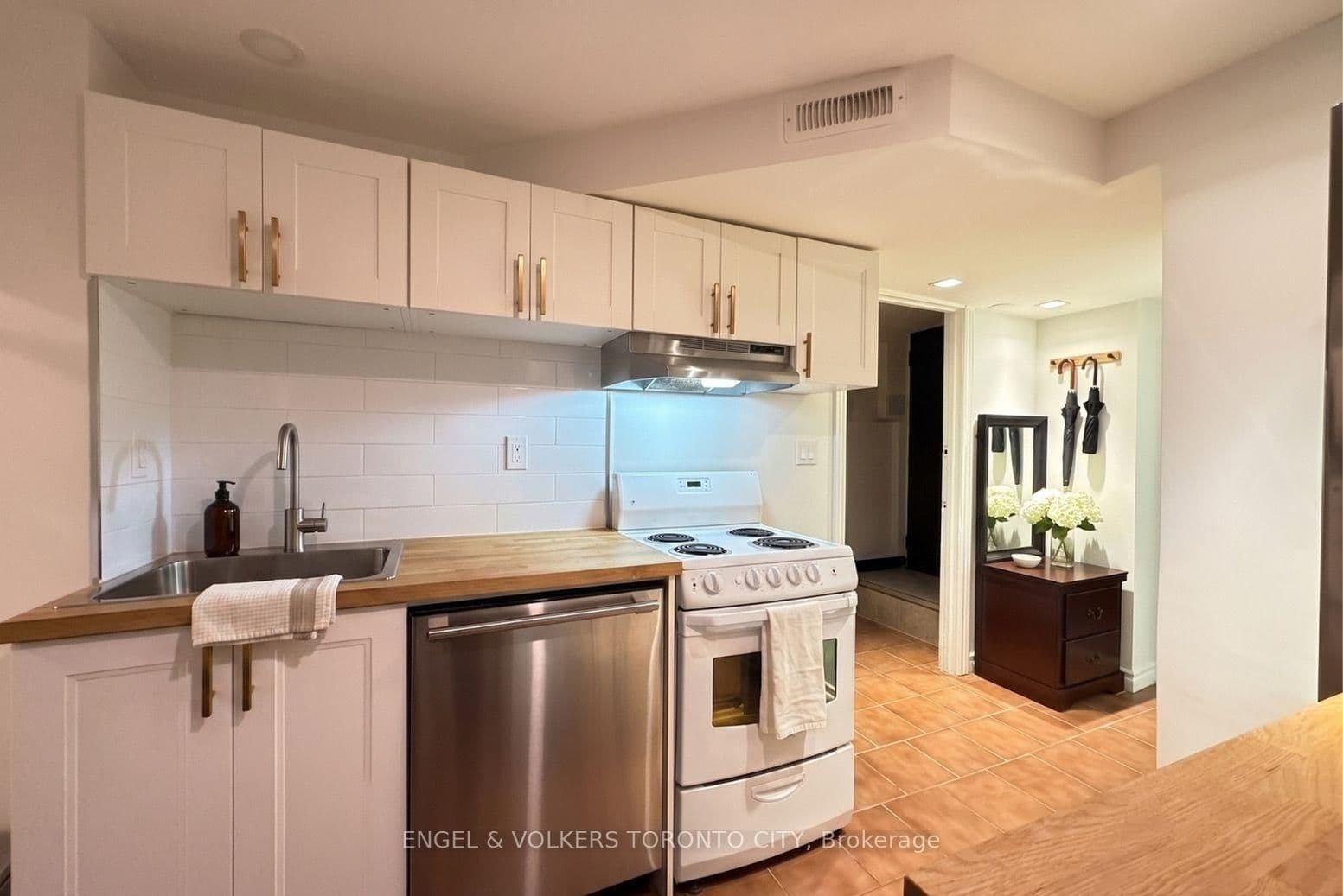 266 Weston Road, Unit Lower - Image 5