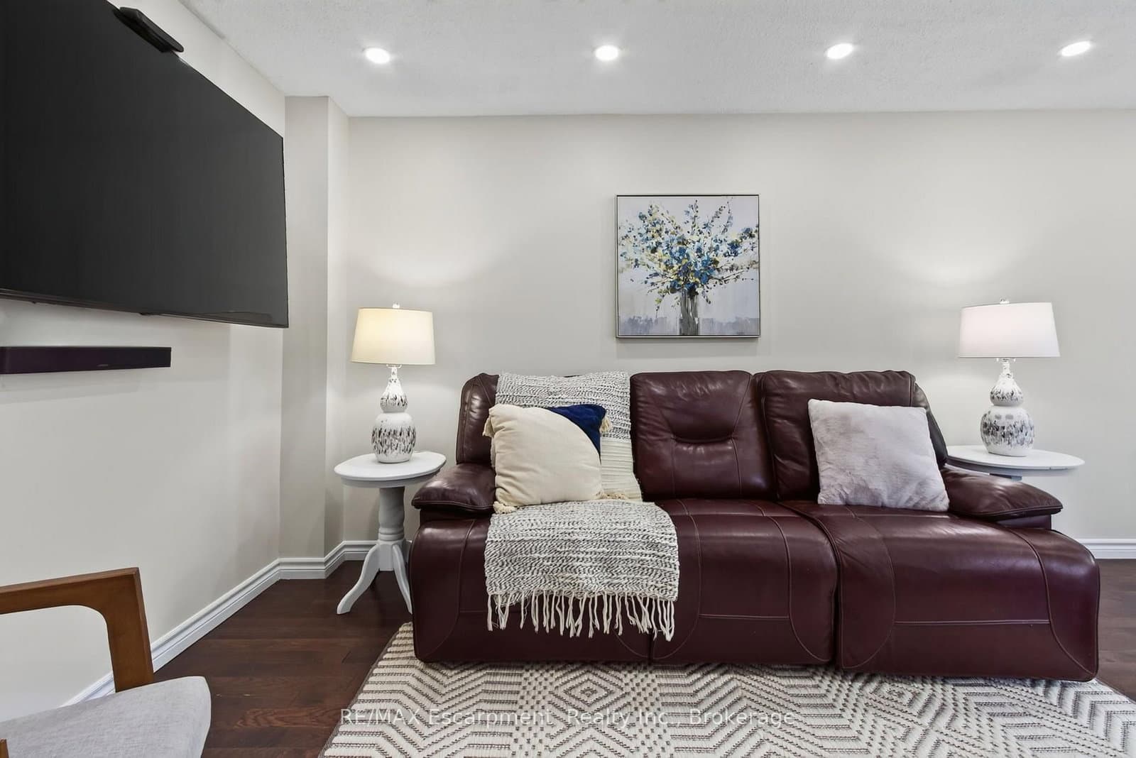 5143 Lampman Avenue - Image 5